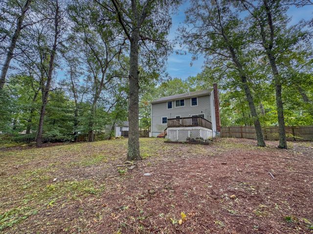 19 Montgomery Dr, Plymouth, MA 02360