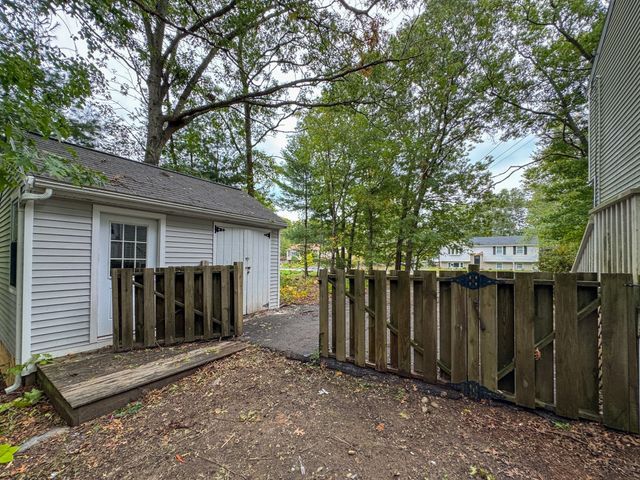 19 Montgomery Dr, Plymouth, MA 02360