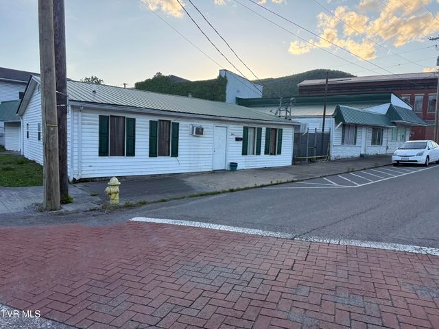 201 South 5th Street, Big Stone Gap, VA 24219