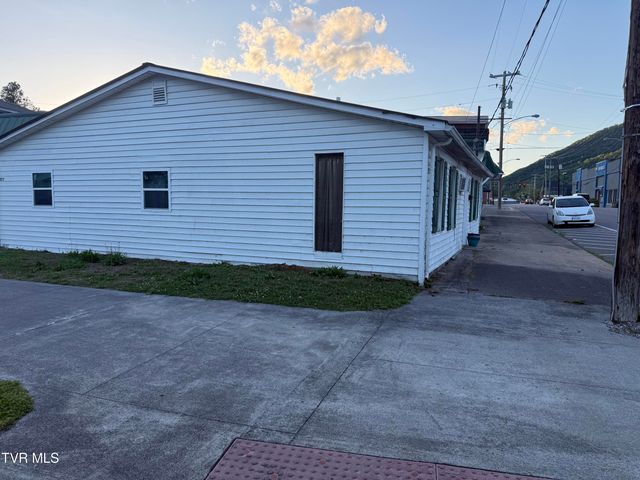 201 South 5th Street, Big Stone Gap, VA 24219