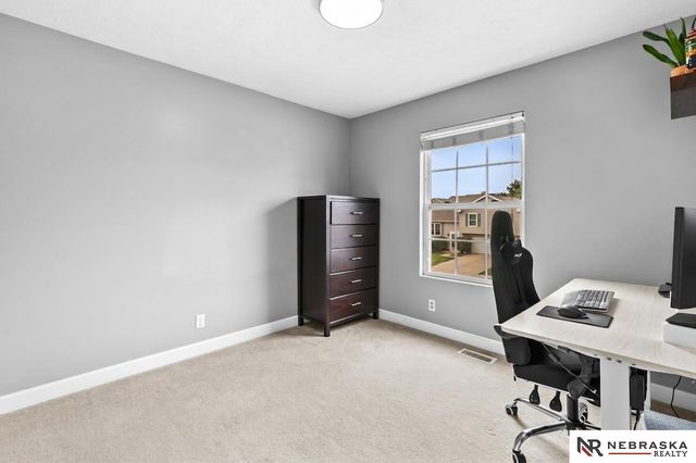 16617 Erskine Street, Omaha, NE 68116