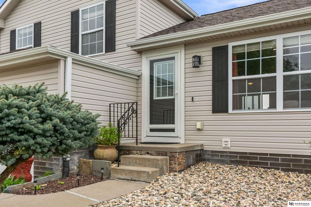16617 Erskine Street, Omaha, NE 68116