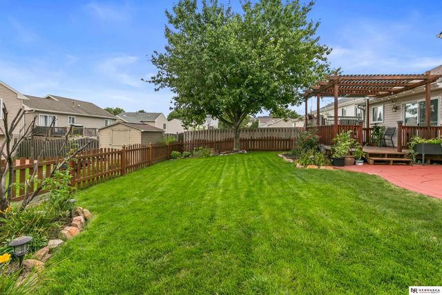 16617 Erskine Street, Omaha, NE 68116
