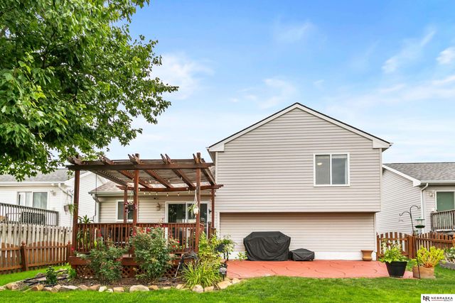 16617 Erskine Street, Omaha, NE 68116