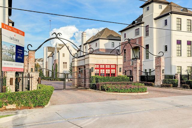 9682 Knight Road, Houston, TX 77045