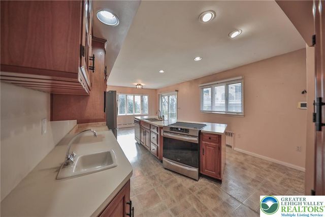 420 9th Street, Easton, PA 18042