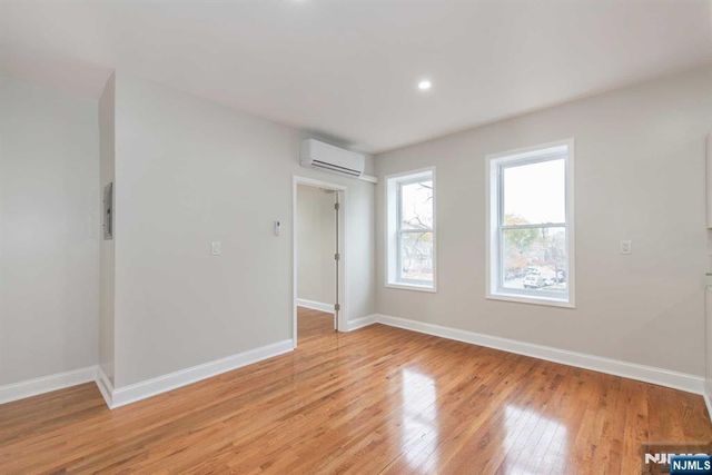 129 Maple Avenue 6, Montclair, NJ 07042