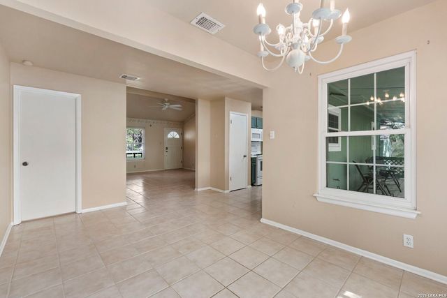 211 DOESKIN DR, Boerne, TX 78006