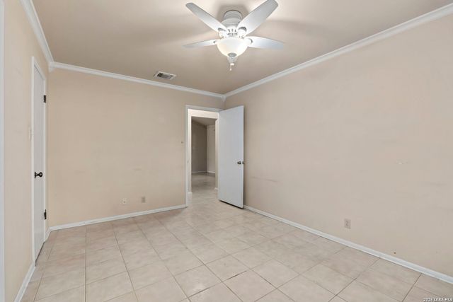 211 DOESKIN DR, Boerne, TX 78006