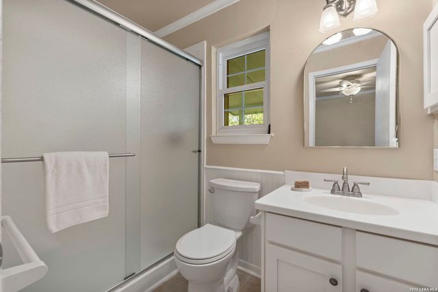 211 DOESKIN DR, Boerne, TX 78006