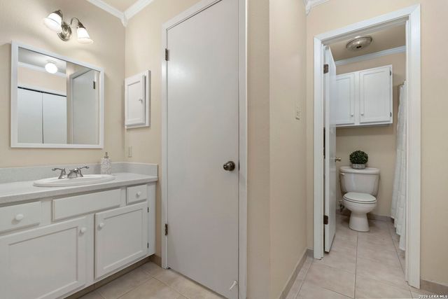 211 DOESKIN DR, Boerne, TX 78006