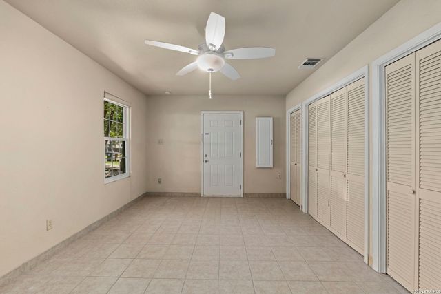 211 DOESKIN DR, Boerne, TX 78006