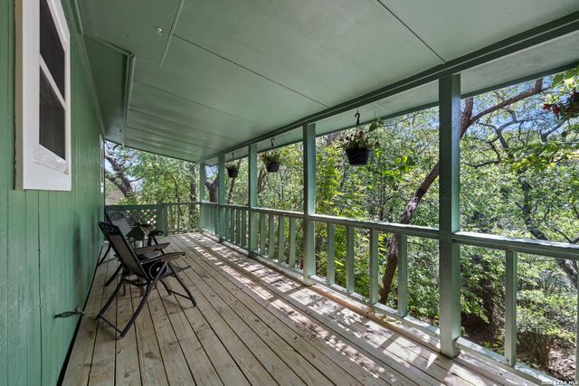 211 DOESKIN DR, Boerne, TX 78006