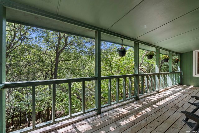 211 DOESKIN DR, Boerne, TX 78006