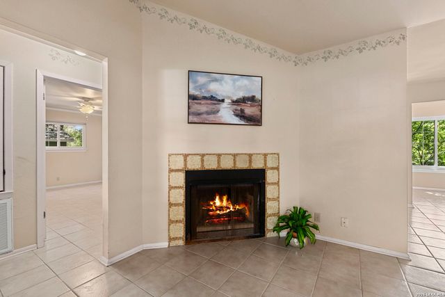 211 DOESKIN DR, Boerne, TX 78006