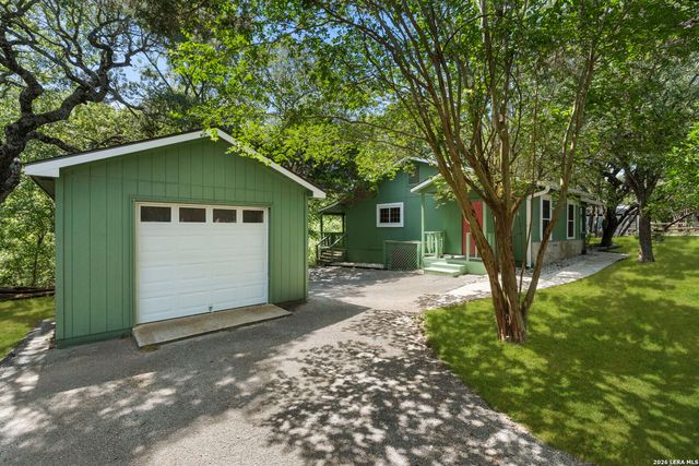 211 DOESKIN DR, Boerne, TX 78006