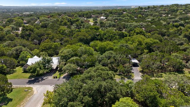 211 DOESKIN DR, Boerne, TX 78006