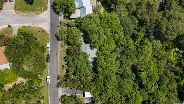 211 DOESKIN DR, Boerne, TX 78006