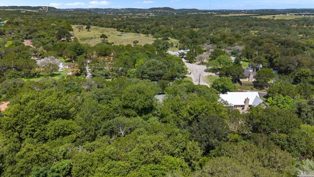 211 DOESKIN DR, Boerne, TX 78006