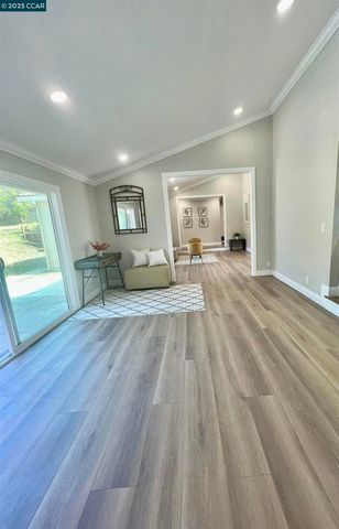 124 Fuschia Ct, Martinez, CA 94553
