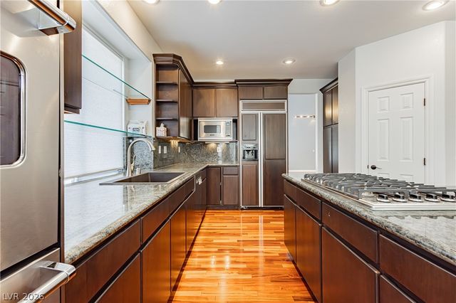 1001 Windfair Village Street, Las Vegas, NV 89145