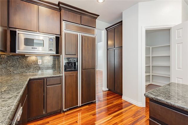 1001 Windfair Village Street, Las Vegas, NV 89145