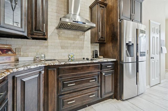 1001 N Bittercreek Terrace, Mustang, OK 73064