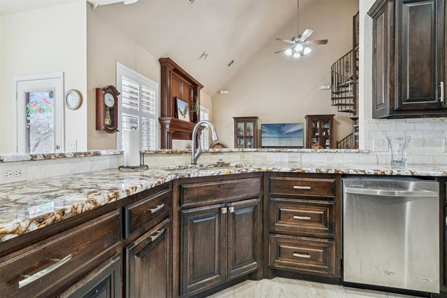 1001 N Bittercreek Terrace, Mustang, OK 73064