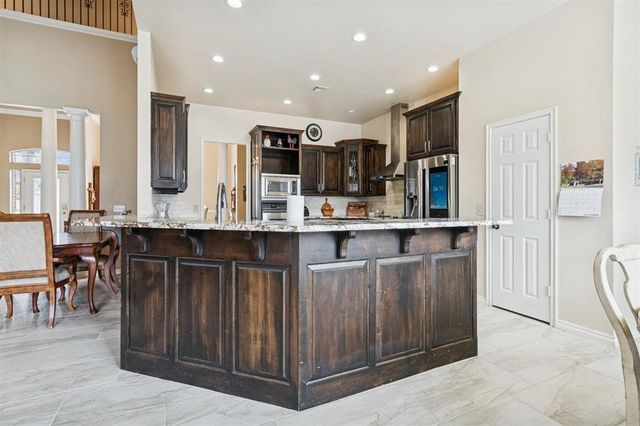 1001 N Bittercreek Terrace, Mustang, OK 73064