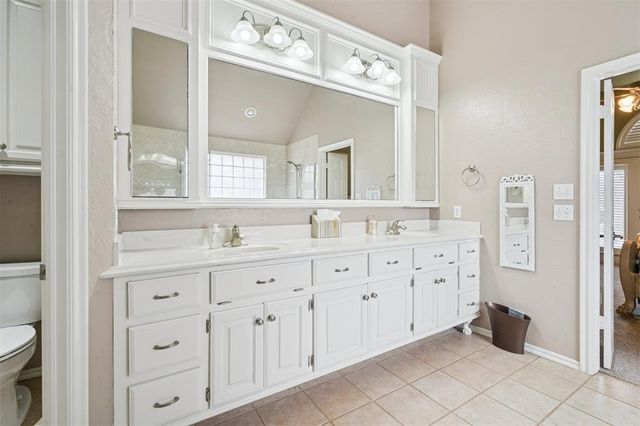 1001 N Bittercreek Terrace, Mustang, OK 73064