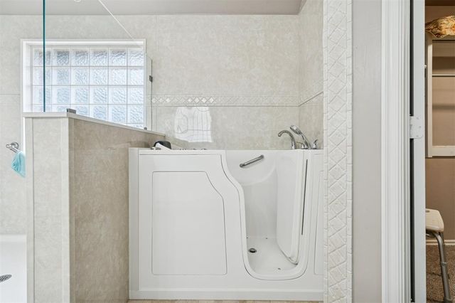 1001 N Bittercreek Terrace, Mustang, OK 73064