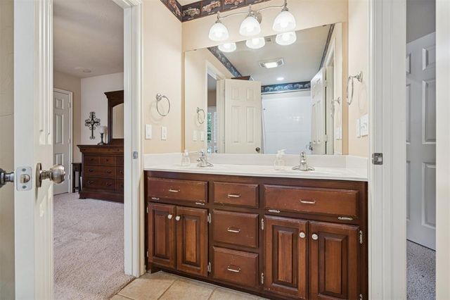 1001 N Bittercreek Terrace, Mustang, OK 73064