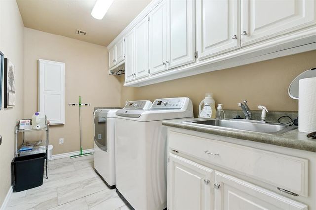 1001 N Bittercreek Terrace, Mustang, OK 73064