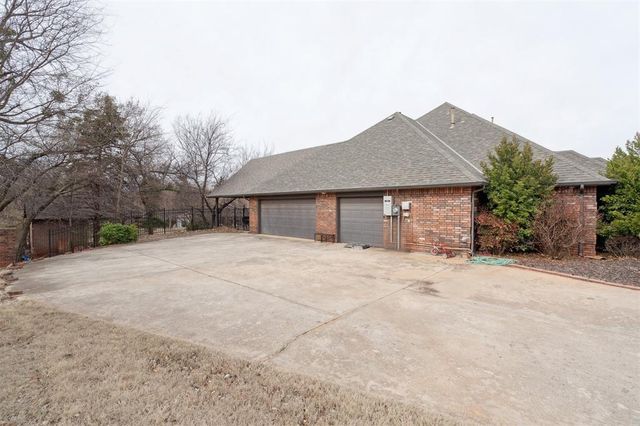 1001 N Bittercreek Terrace, Mustang, OK 73064