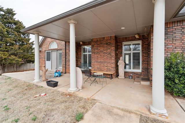 1001 N Bittercreek Terrace, Mustang, OK 73064