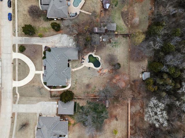 1001 N Bittercreek Terrace, Mustang, OK 73064