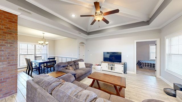 105 Southern Winds Dr, Enterprise, AL 36330