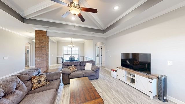 105 Southern Winds Dr, Enterprise, AL 36330