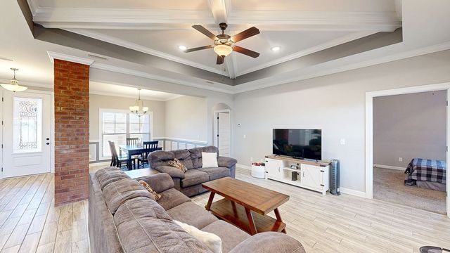 105 Southern Winds Dr, Enterprise, AL 36330