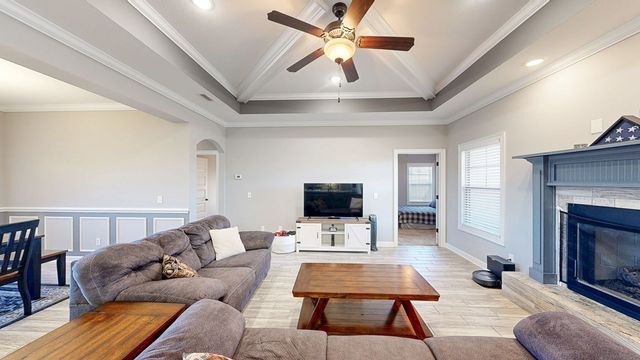 105 Southern Winds Dr, Enterprise, AL 36330