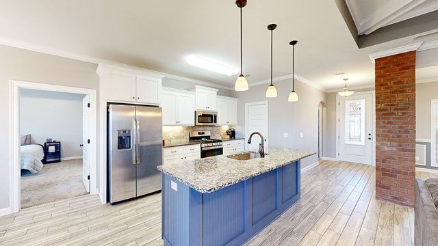 105 Southern Winds Dr, Enterprise, AL 36330