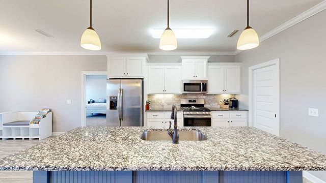 105 Southern Winds Dr, Enterprise, AL 36330