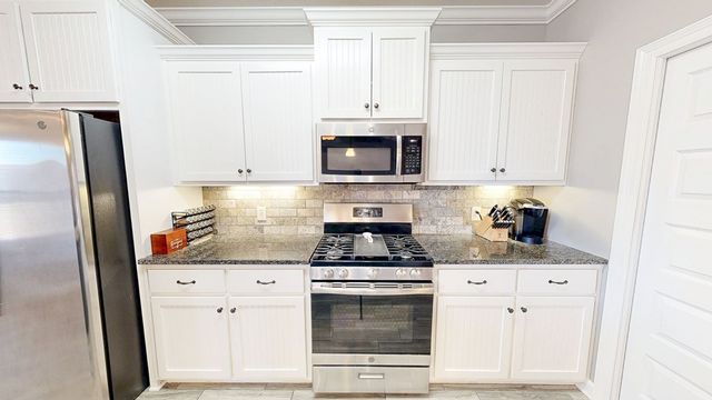 105 Southern Winds Dr, Enterprise, AL 36330