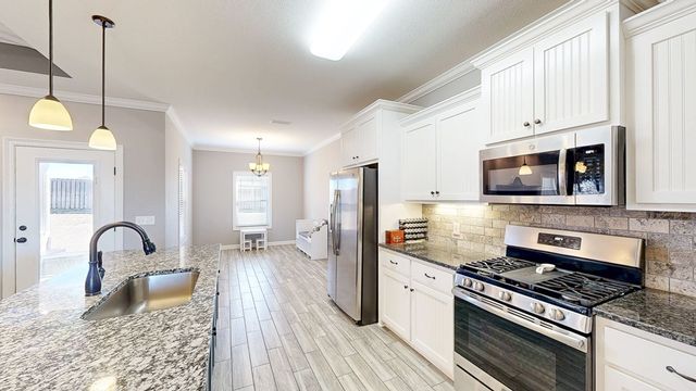 105 Southern Winds Dr, Enterprise, AL 36330