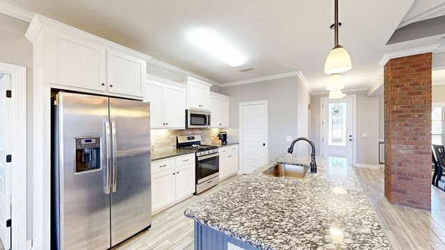 105 Southern Winds Dr, Enterprise, AL 36330