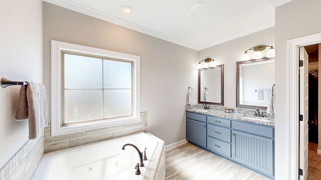 105 Southern Winds Dr, Enterprise, AL 36330