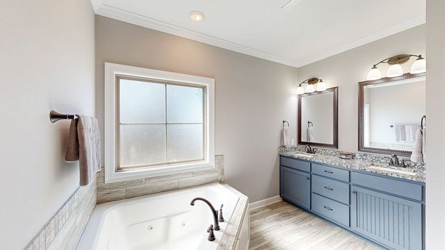 105 Southern Winds Dr, Enterprise, AL 36330