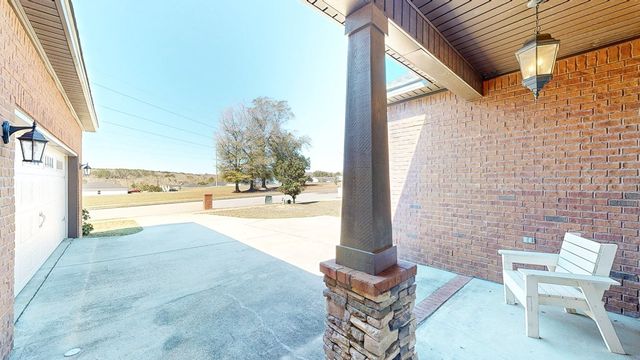 105 Southern Winds Dr, Enterprise, AL 36330