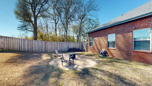 105 Southern Winds Dr, Enterprise, AL 36330