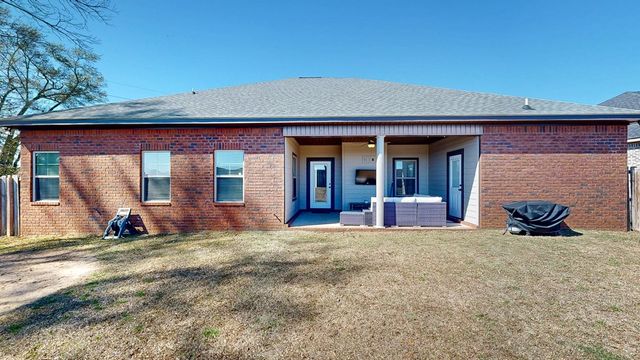 105 Southern Winds Dr, Enterprise, AL 36330